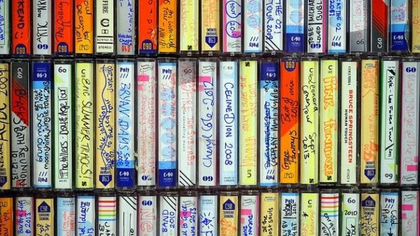 Varios cassetes de música